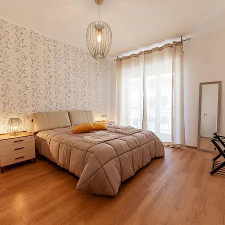 Laura - Garbatella Apartment *